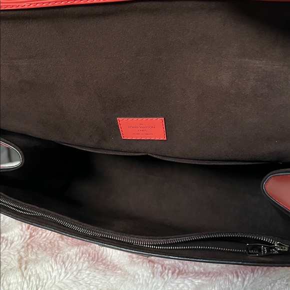 Louis Vuitton Cluny MM - NWT!! - Picture 8 of 11